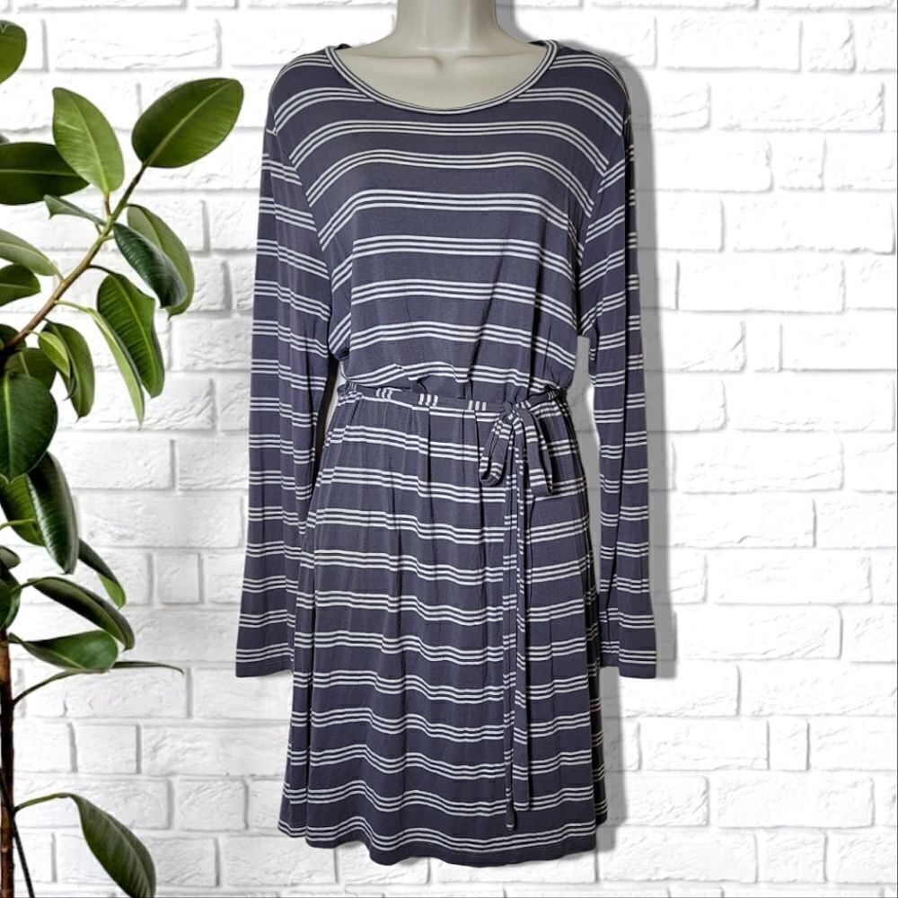 Daisy Fuentes Striped Long Sleeve Grey/White Tunic W/ Waist Tie